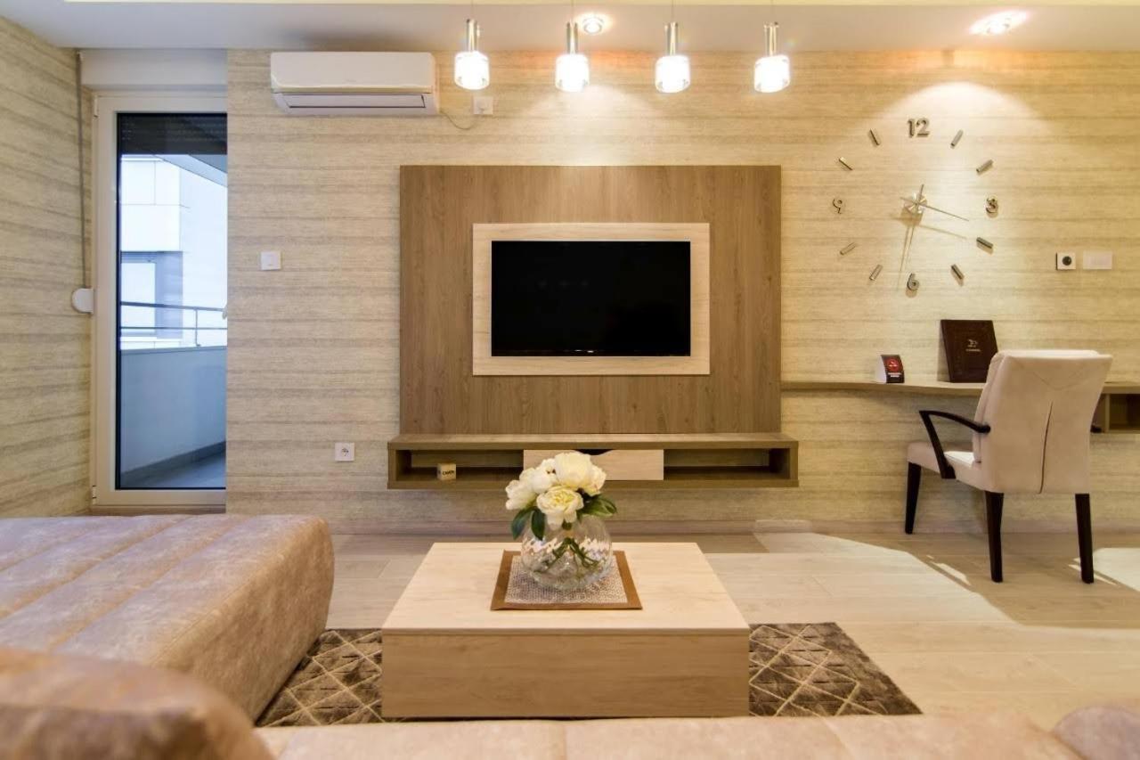 Eleganza & La Vista Apartment *